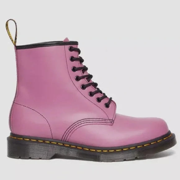 NWT 1460 8 EYE DR. MARTENS MUTED PURPLE SMOOTH LEATHER BOOTS 9